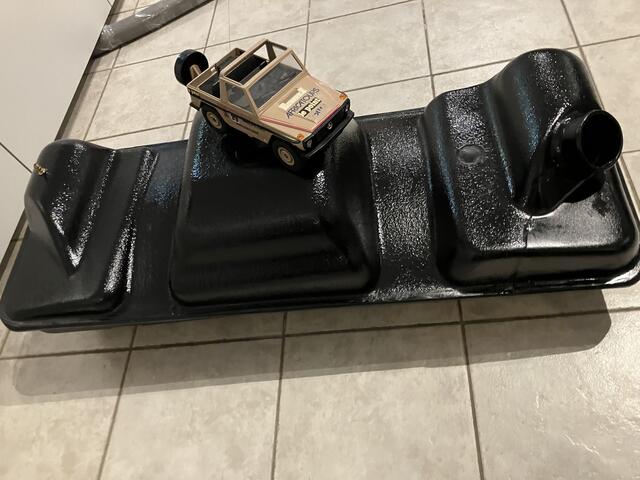 Nieuwe kunststof brandstoftank w460