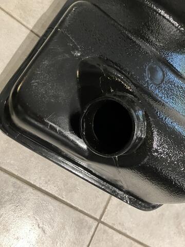 Nieuwe kunststof brandstoftank w460