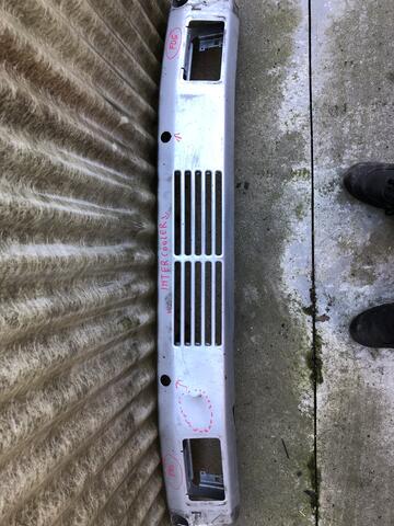 Voorbumper met parkeersensoren