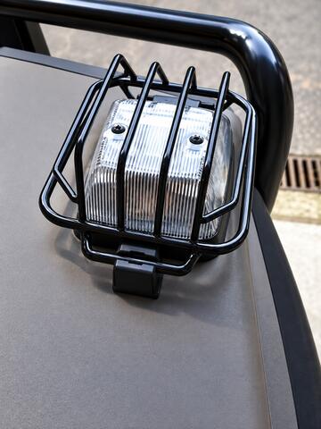 Black grill for trafficators