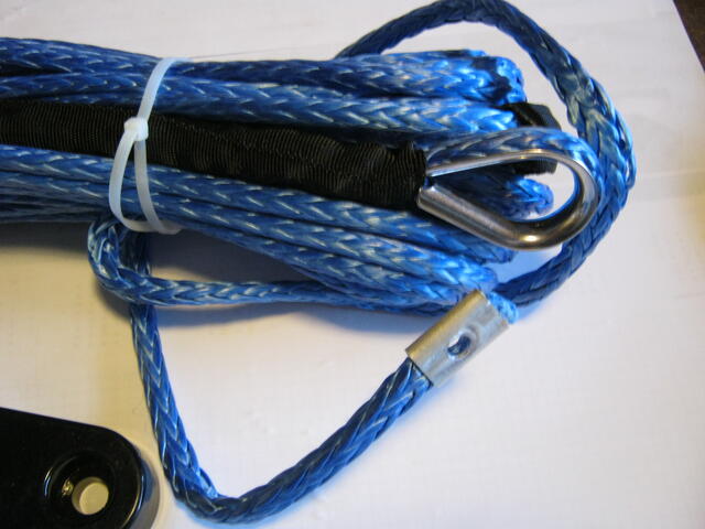 Synthetic rope for winch / winch / trueil