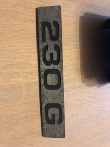230 G  embleem Aluminium