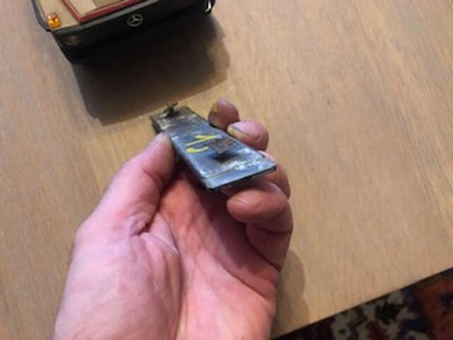 230 G  embleem Aluminium